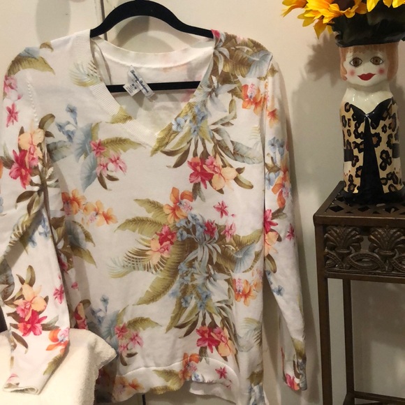 Tommy Bahama Tops - Beautiful Tommy Bahama cotton sweater.